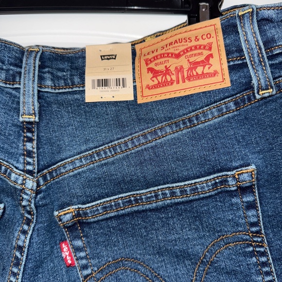 Levi's Women's Dark Blue Ankle Jeans - Picture 3 of 4